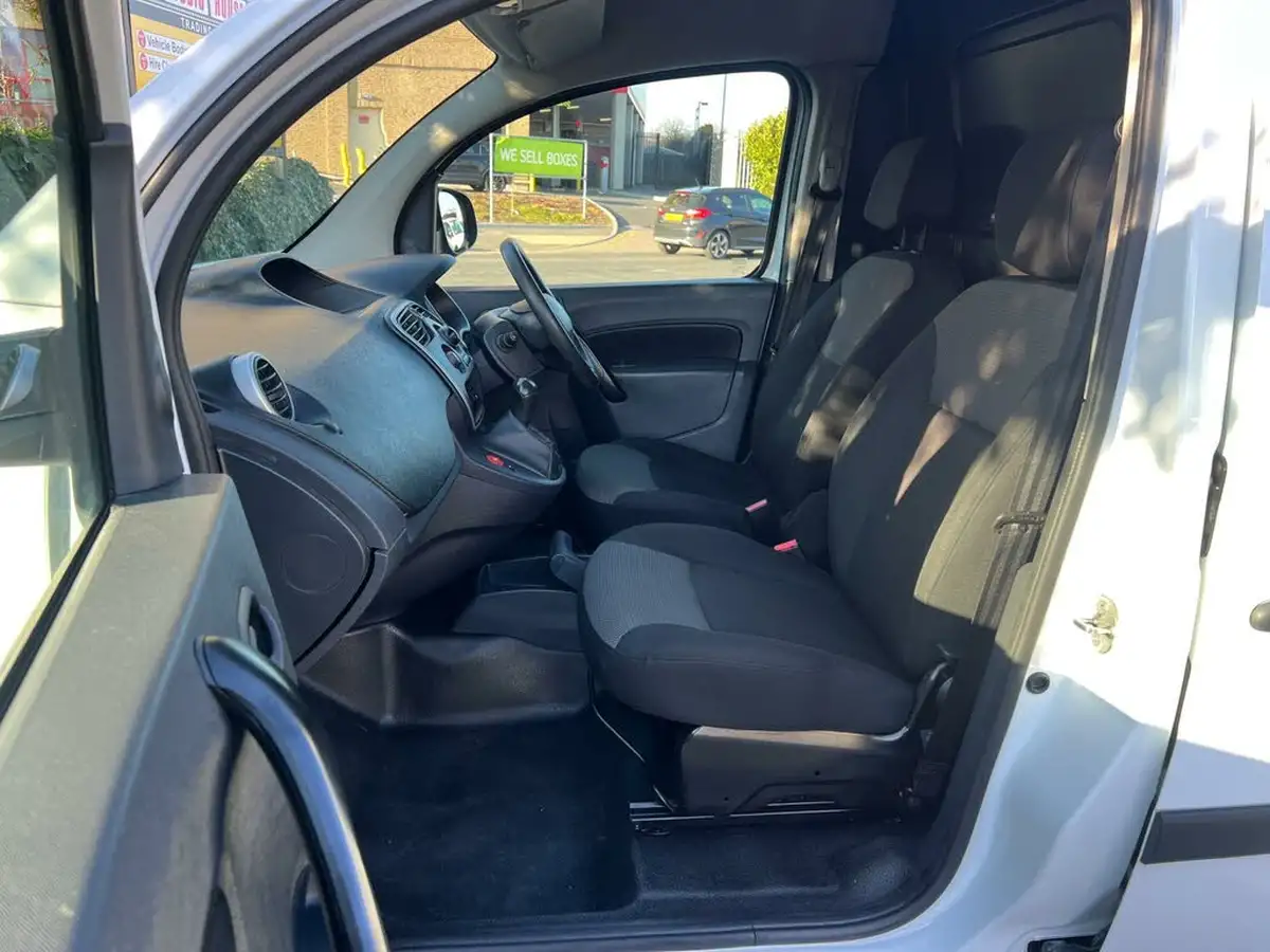 2019-renault-kangoo-maxi-e-maxi-ze33-panel-big-9