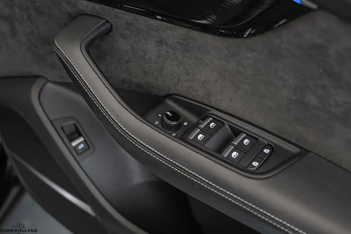 2022-audi-sq8-40-tfsi-black-edition-big-33