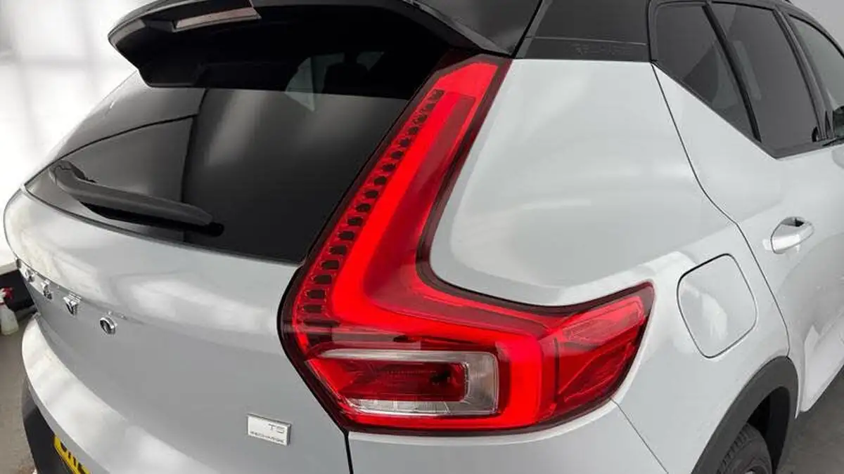 2022-volvo-xc40-15-t5-r-design-pro-big-26