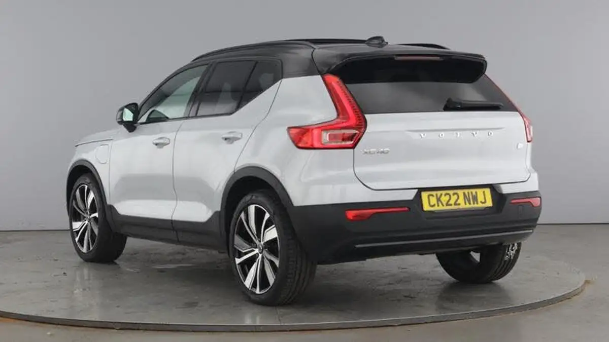 2022-volvo-xc40-15-t5-r-design-pro-big-2