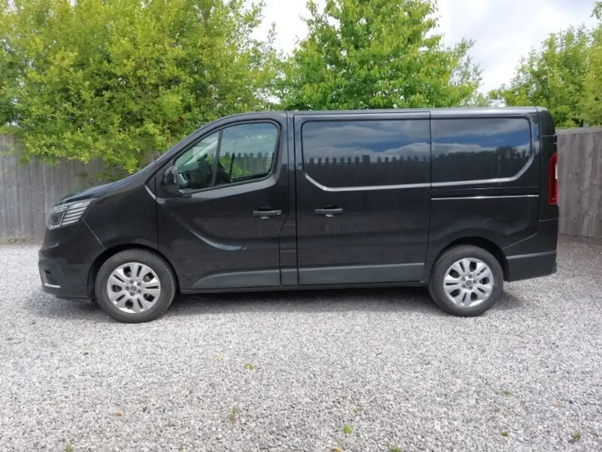 2023-renault-trafic-20dci-sl28-130-sport-big-3