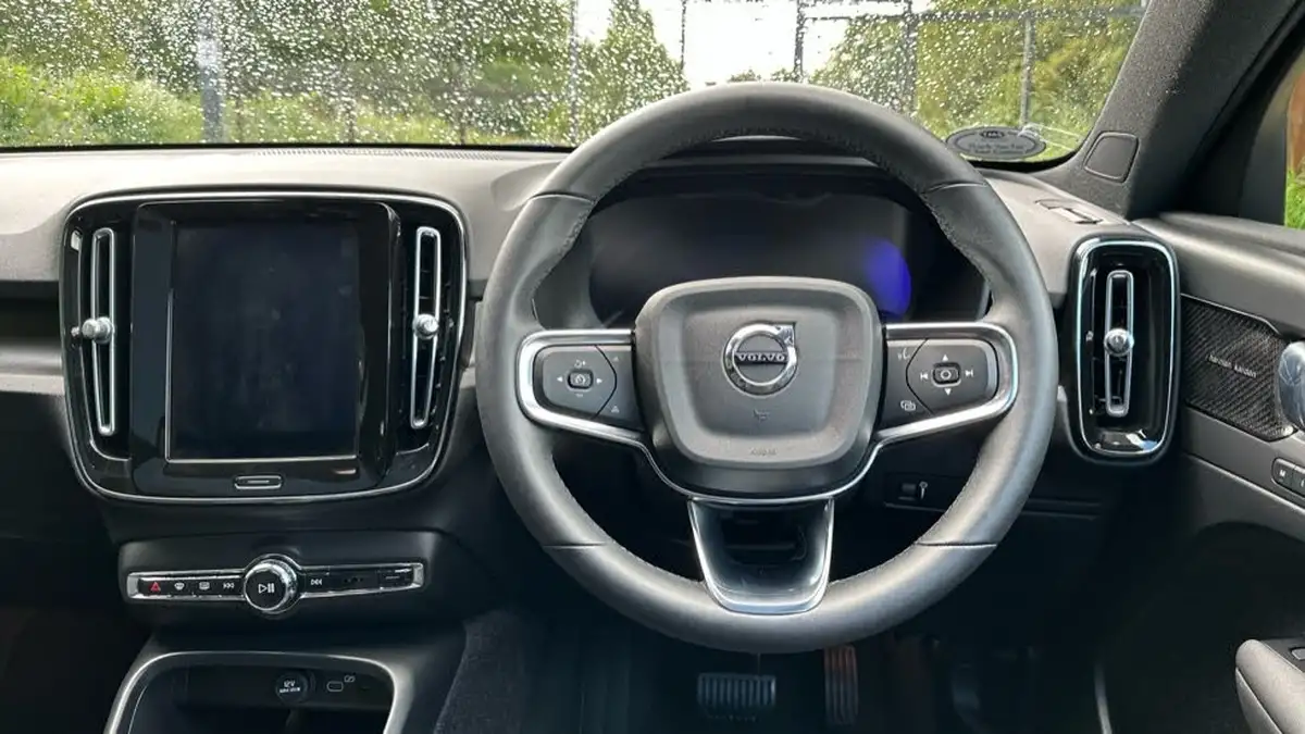 2022-volvo-c40-e-twin-recharge-pro-big-9
