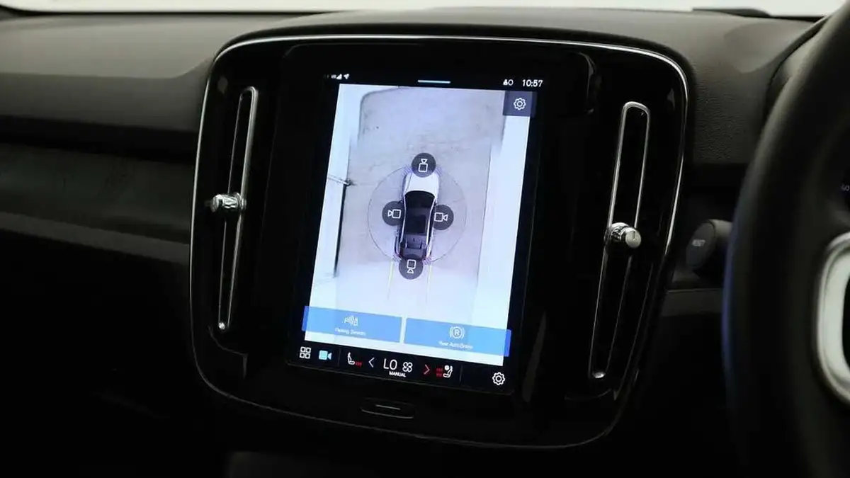 2022-volvo-c40-e-twin-recharge-pro-big-39