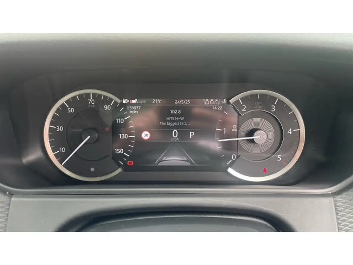 2022-land-rover-range-rover-velar-20-d200-velar-big-17