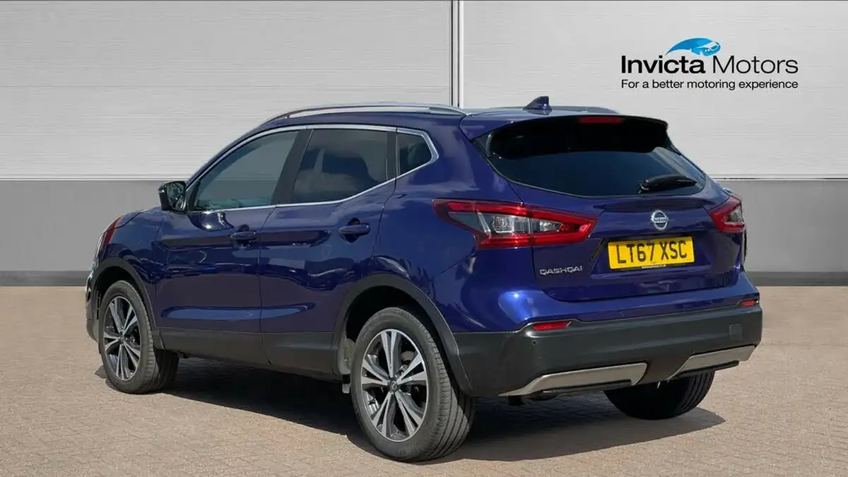 2017-nissan-qashqai-12-dig-t-n-connecta-glass-roof-pack-xtronic-cvt-big-4