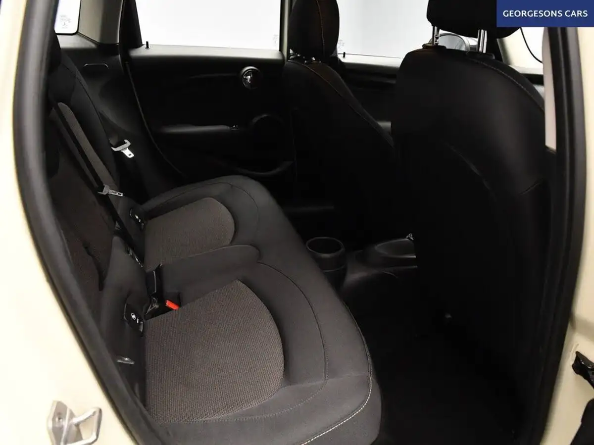 2020-mini-countryman-15-cooper-classic-big-11