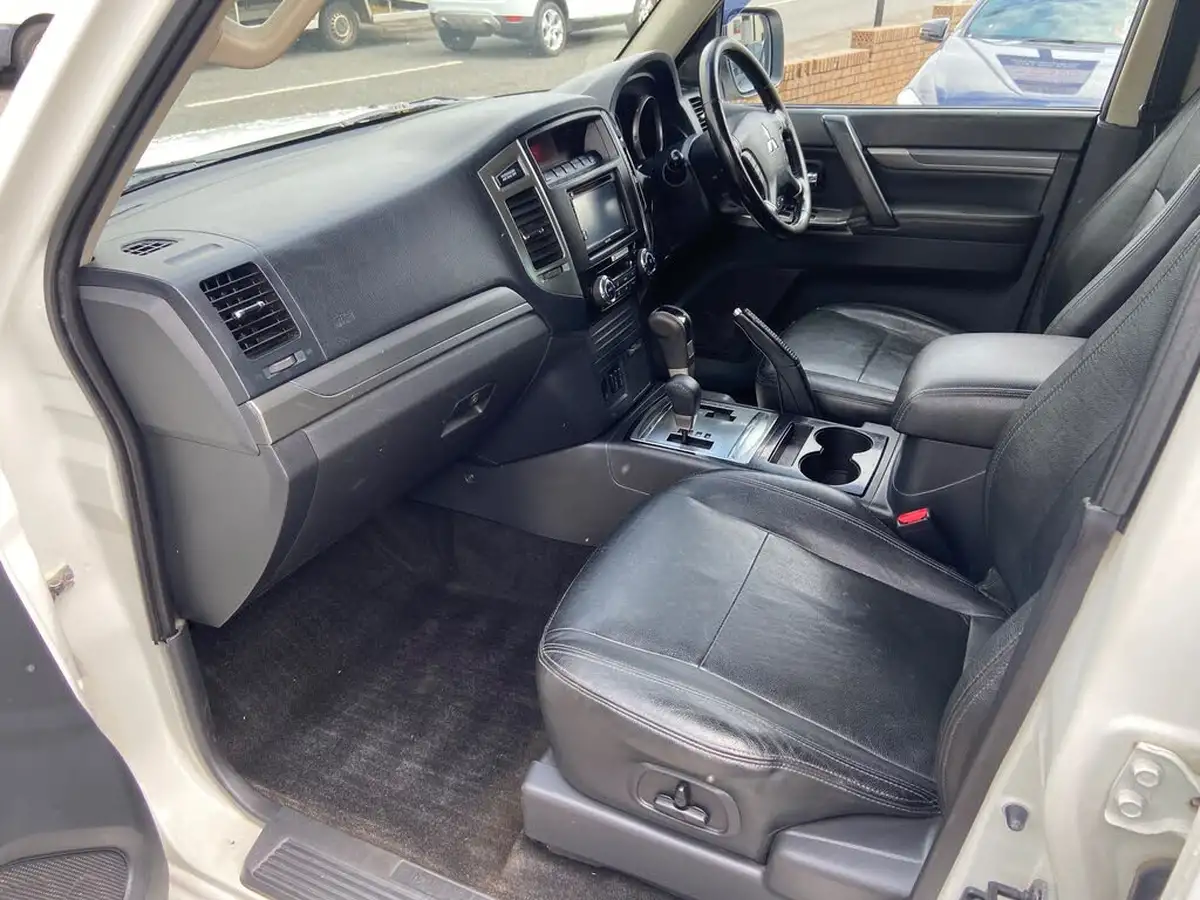 2016-mitsubishi-shogun-32td-sg4-187bhp-big-12