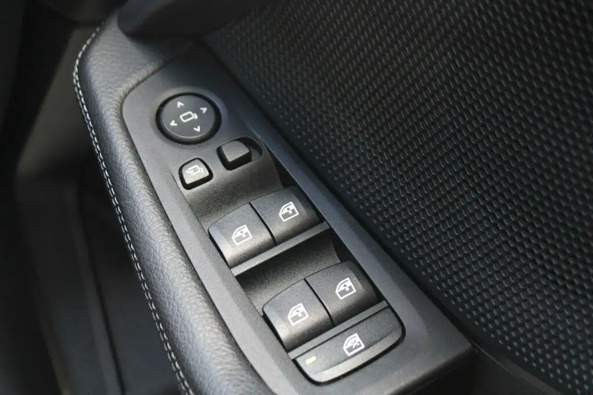 2021-bmw-1-series-15-118i-m-sport-lcp-dct-big-29