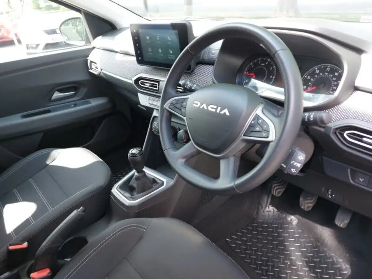 2023-dacia-sandero-10-tce-expression-90bhp-big-11