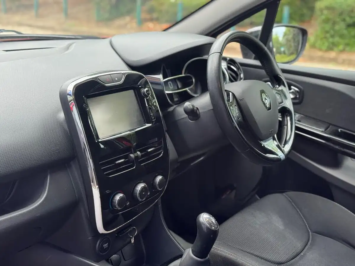 2014-renault-clio-12-dynamique-big-47