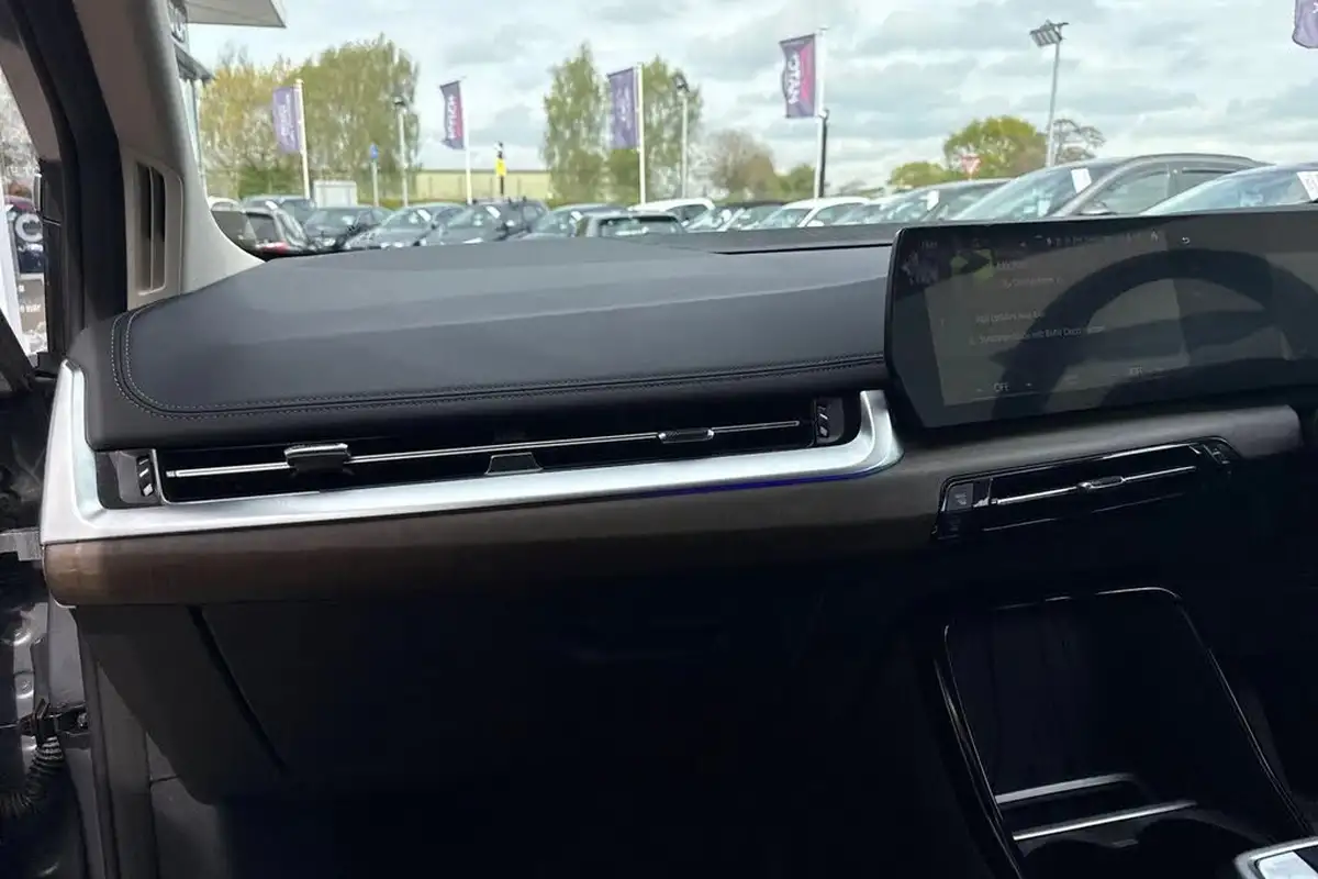 2022-bmw-2-series-15-220i-luxury-big-13