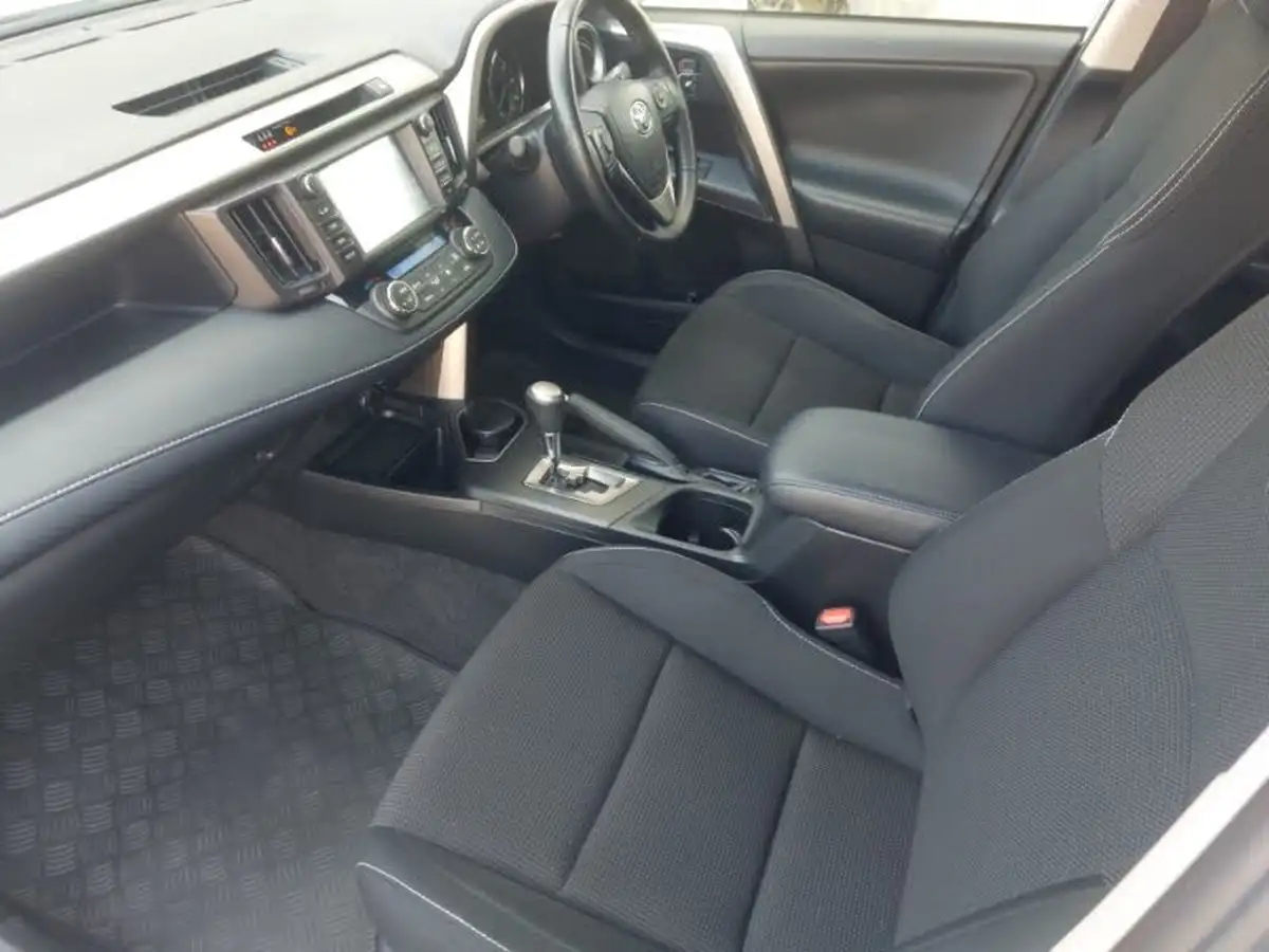 2017-toyota-rav4-25-vvt-i-icon-big-4