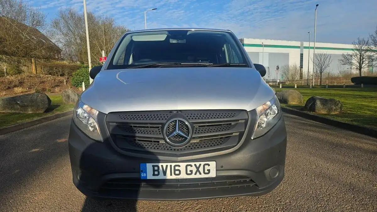 2016-mercedes-benz-vito-21cdi-114-bluetec-crewcab-compact-big-1