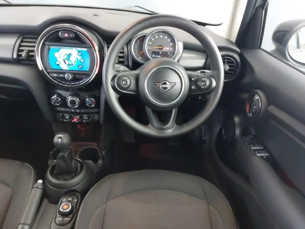 2020-mini-countryman-15-cooper-classic-big-6