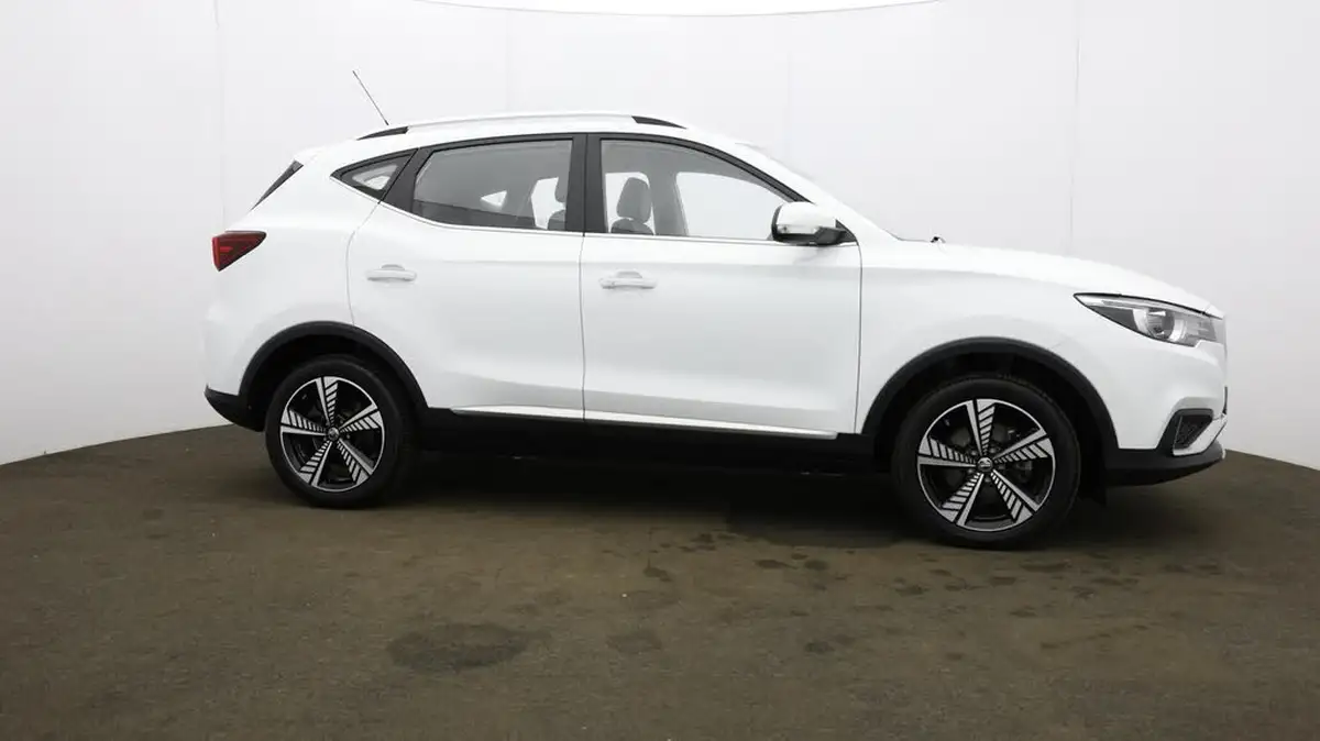 2021-mg-zs-suv-e-exclusive-ev-big-42
