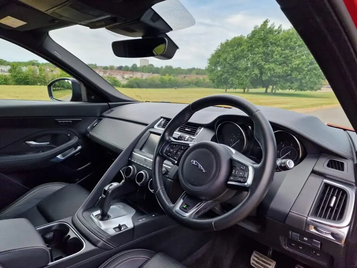 2018-jaguar-e-pace-20-i4d-r-dynamic-se-180ps-ss-big-16