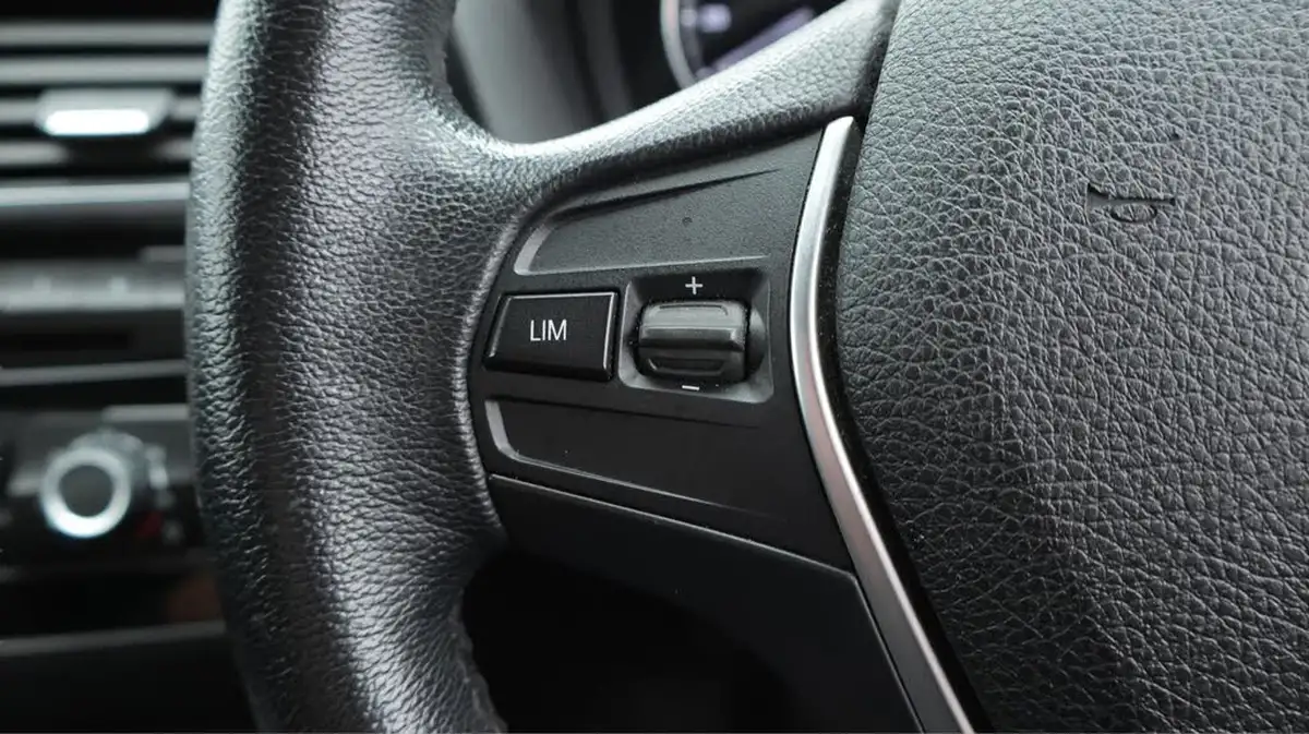 2018-bmw-1-series-15-118i-se-5d-big-23