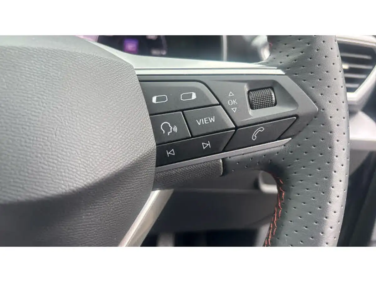 2024-seat-leon-14-e-hybrid-fr-hatchback-big-30