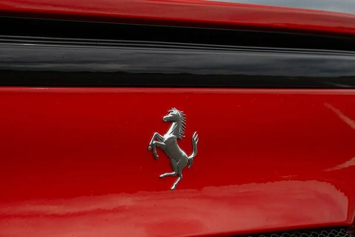 2023-ferrari-296-gts-big-13