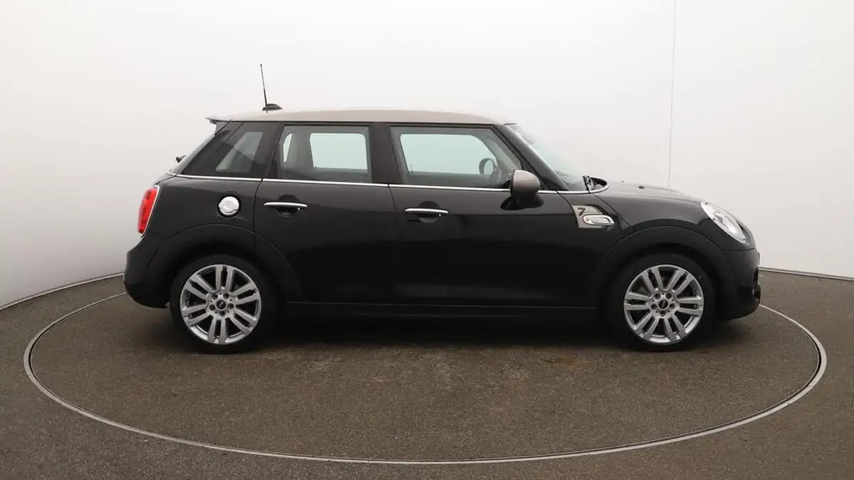 2017-mini-cooper-20-cooper-s-seven-media-xlss-5d-big-47