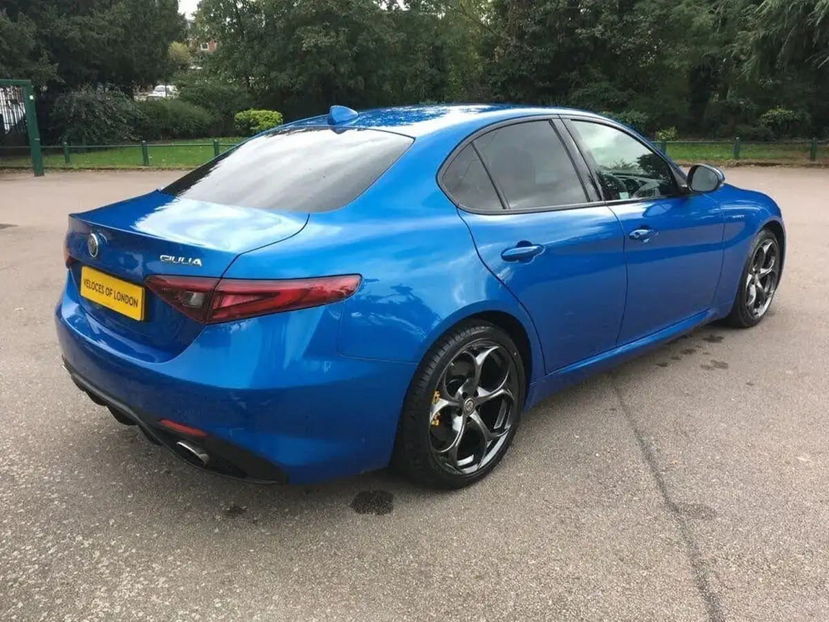 2017-alfa-romeo-giulia-20-veloce-big-8