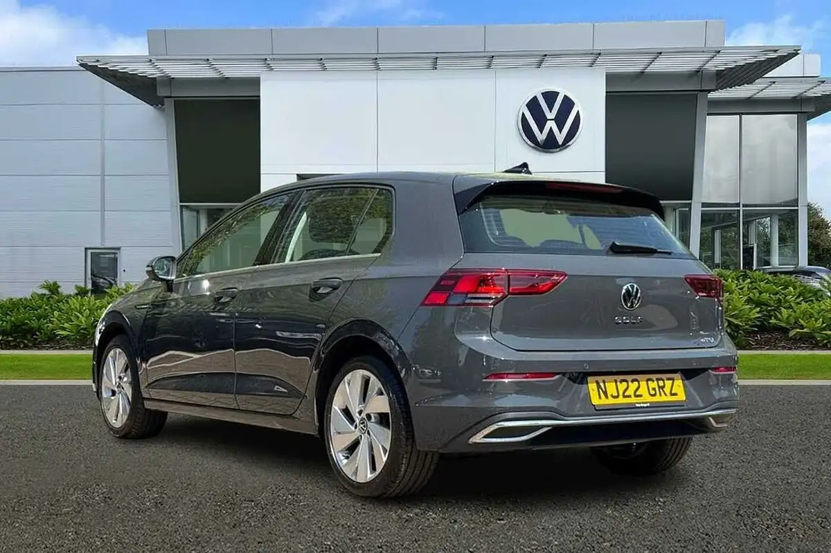 2022-volkswagen-golf-15-etsi-style-150ps-hatchback-big-2