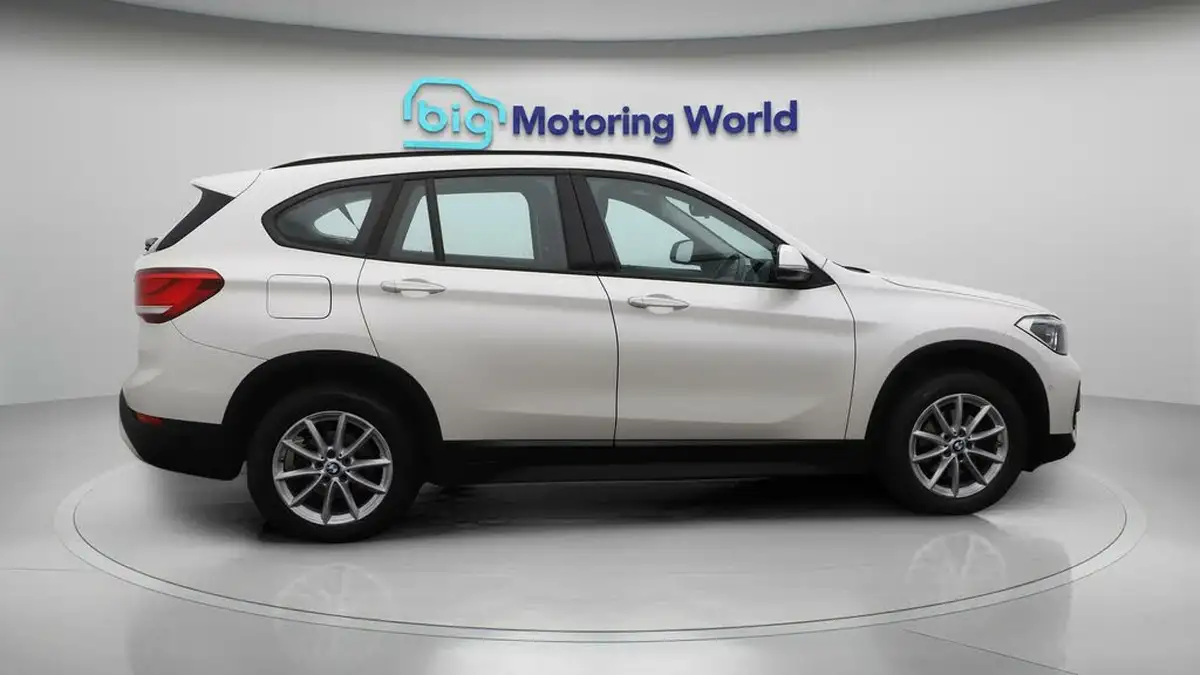 2020-bmw-x1-15-sdrive18i-se-big-8