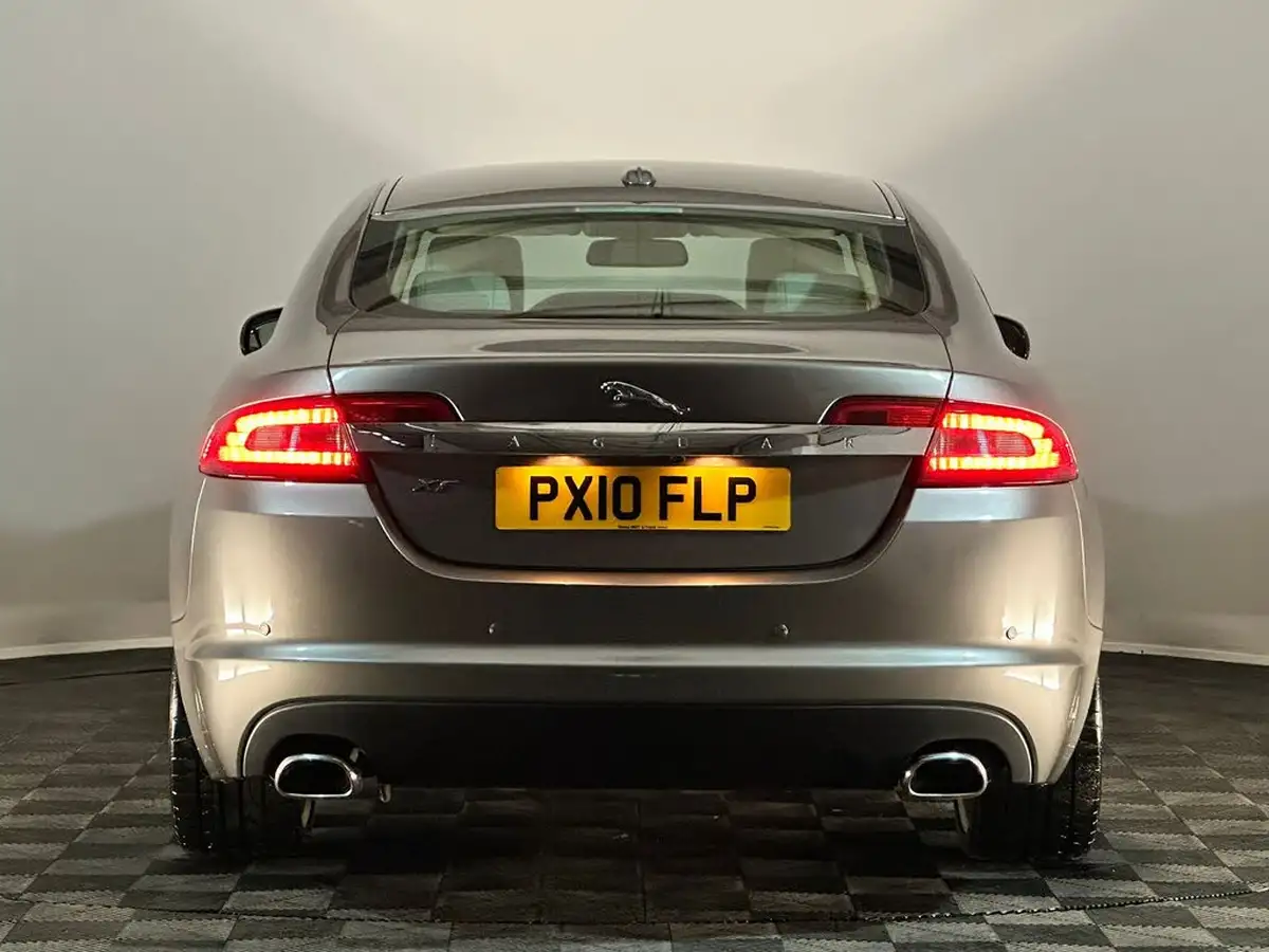 2010-jaguar-xf-30td-portfolio-big-6