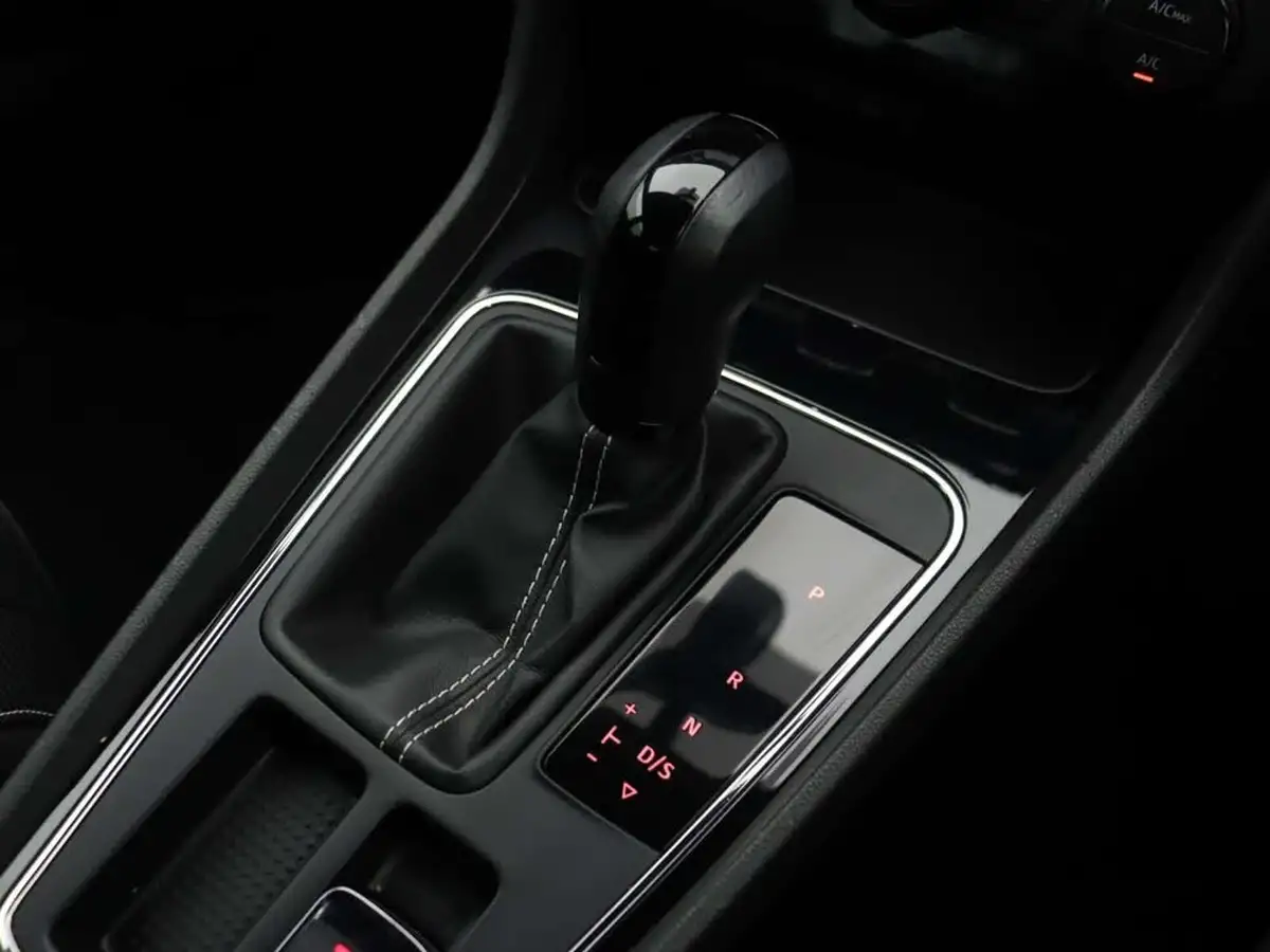 2019-seat-leon-20-tsi-cupra-290-ss-big-19