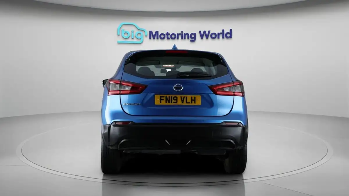 2019-nissan-qashqai-15dci-acenta-premium-17in-alloys-dct-big-6