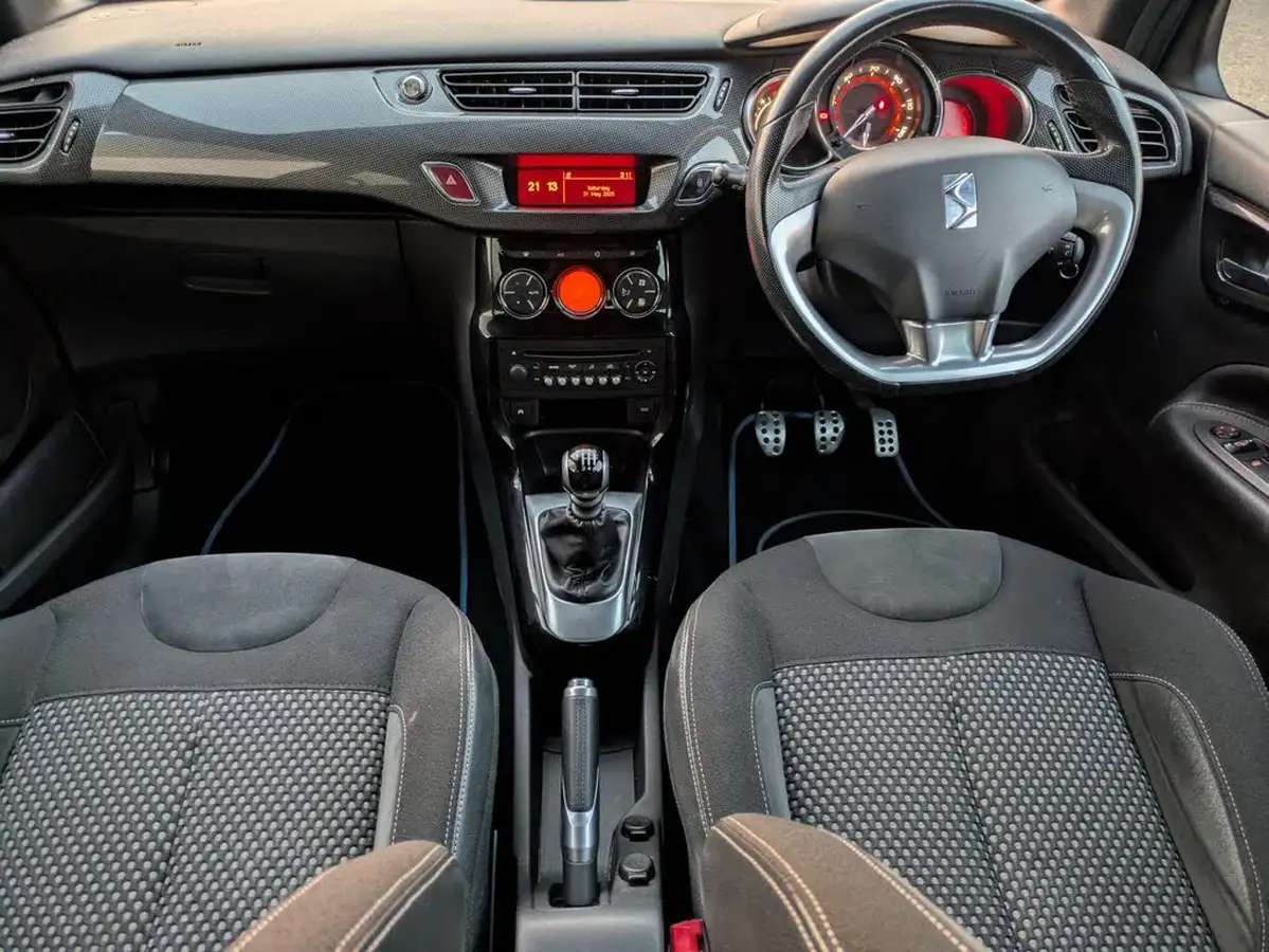 2012-citroen-ds3-16e-hdi-dsport-big-31