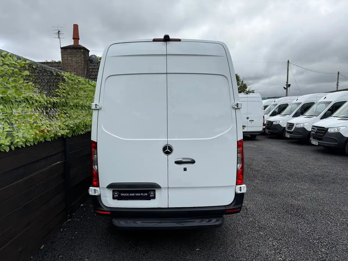 2018-mercedes-benz-sprinter-21cdi-311-l2h1-panel-van-rwd-eco-gear-360-big-5