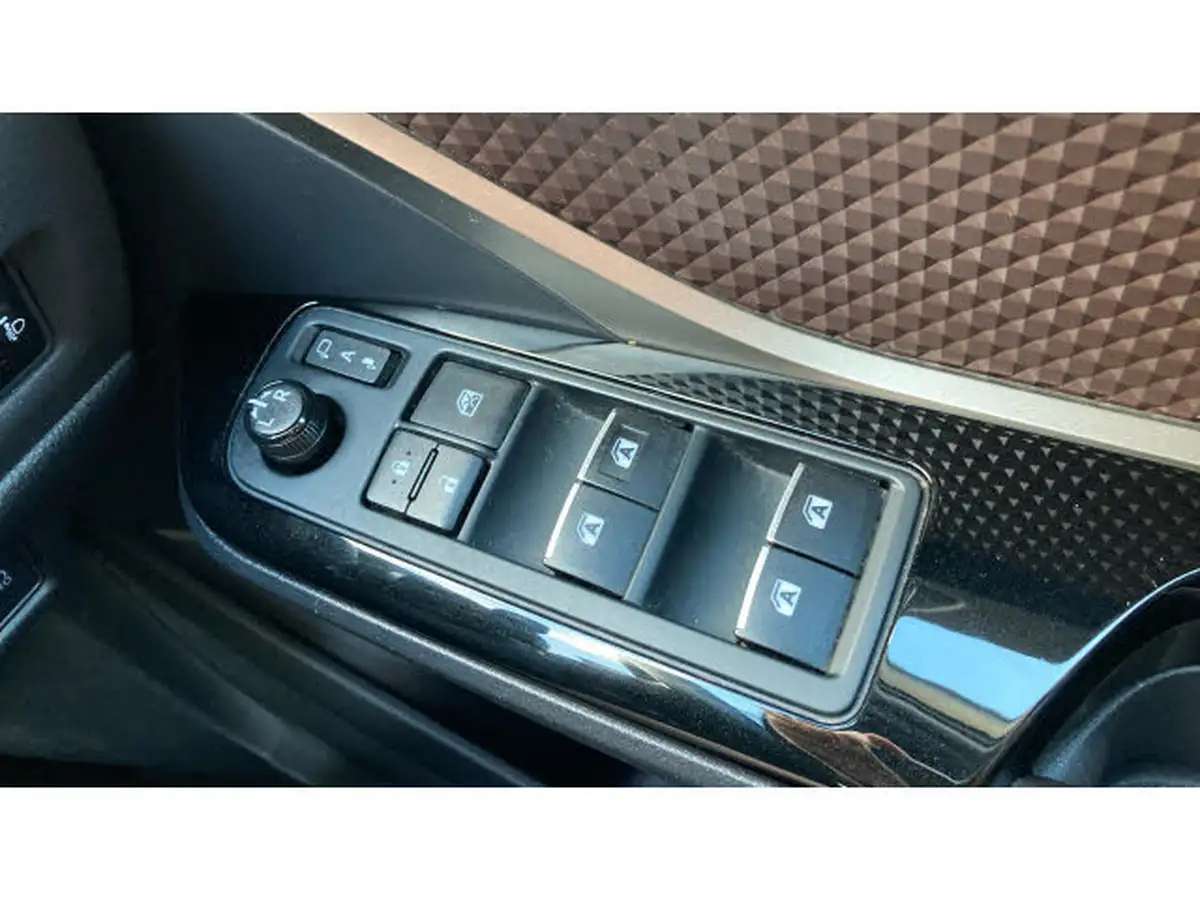 2018-toyota-c-hr-18-vvt-i-excel-big-29