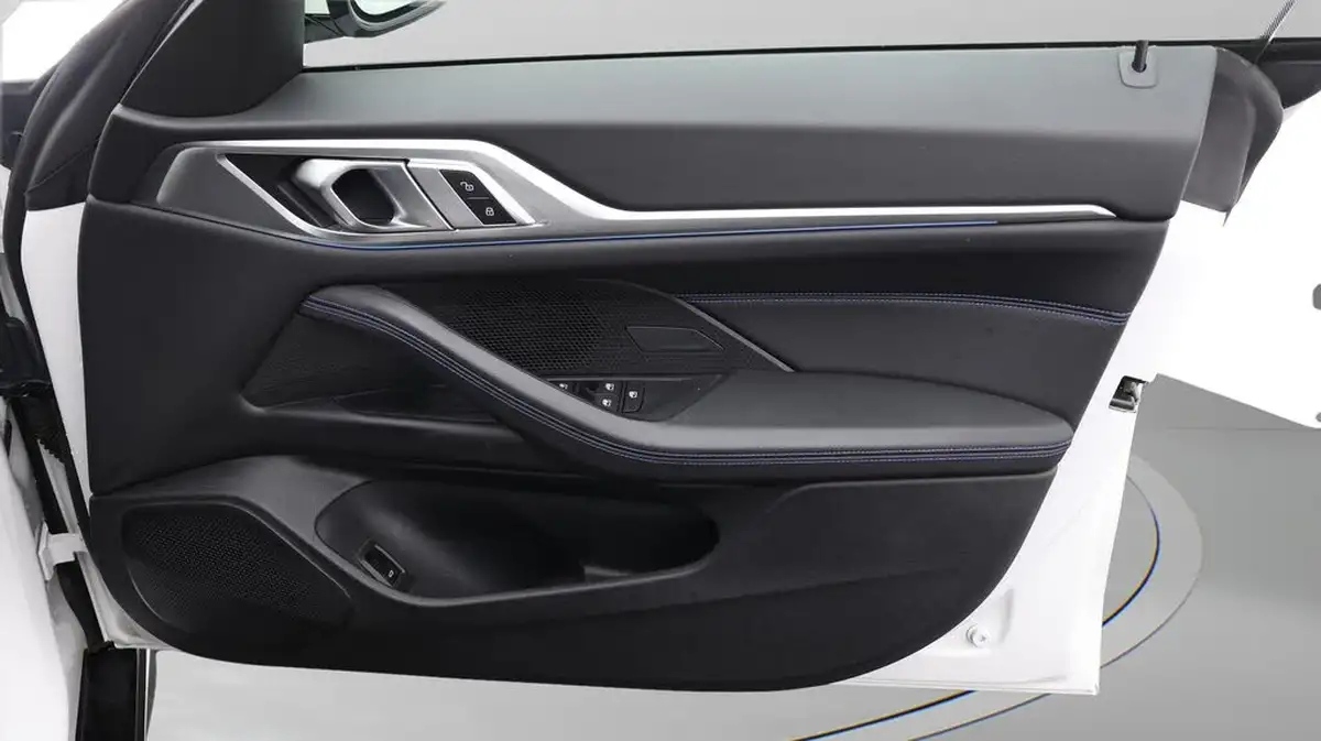 2022-bmw-i4-e-edrive40-m-sport-big-15