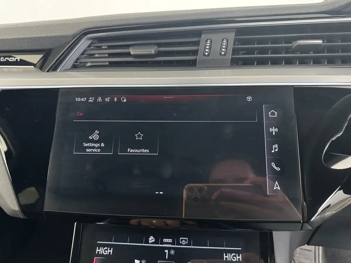 2021-audi-e-tron-e-station-wagon-big-39