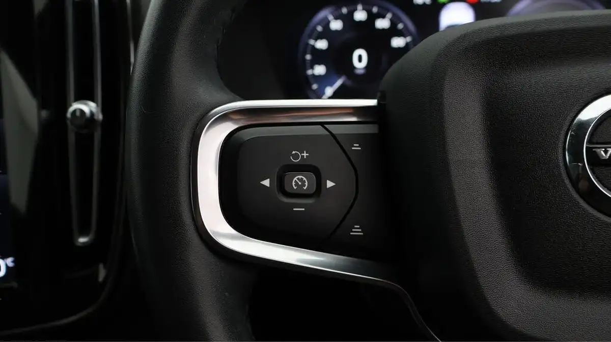 2022-volvo-xc40-15-t5-inscription-pro-big-25