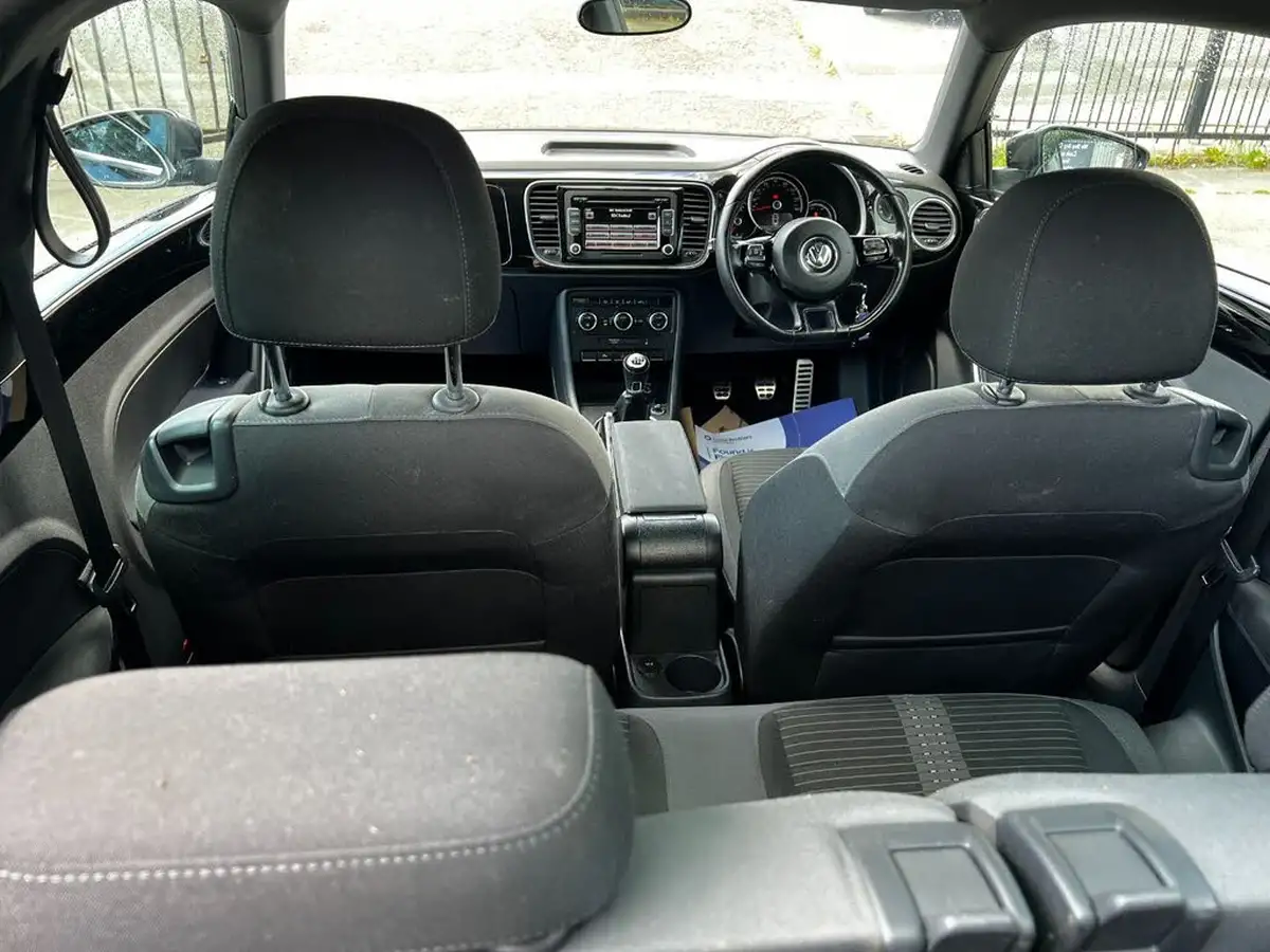 2013-volkswagen-beetle-20tdi-sport-hatchback-3d-big-6