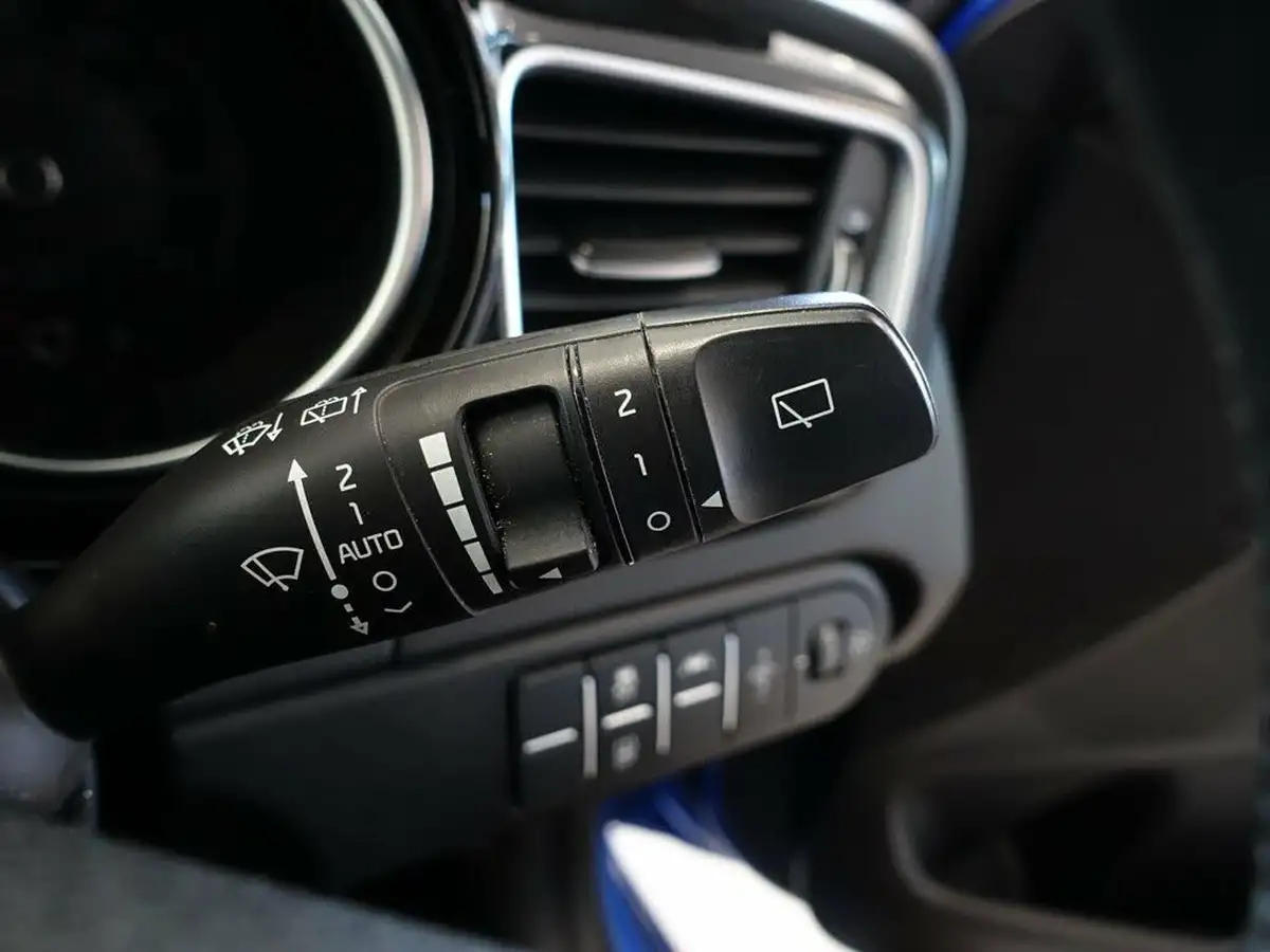 2020-kia-ceed-10-t-gdi-gt-line-big-24