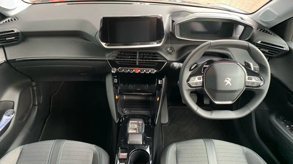 2022-peugeot-208-12-puretech-allure-premium-100bhp-eat8-big-3