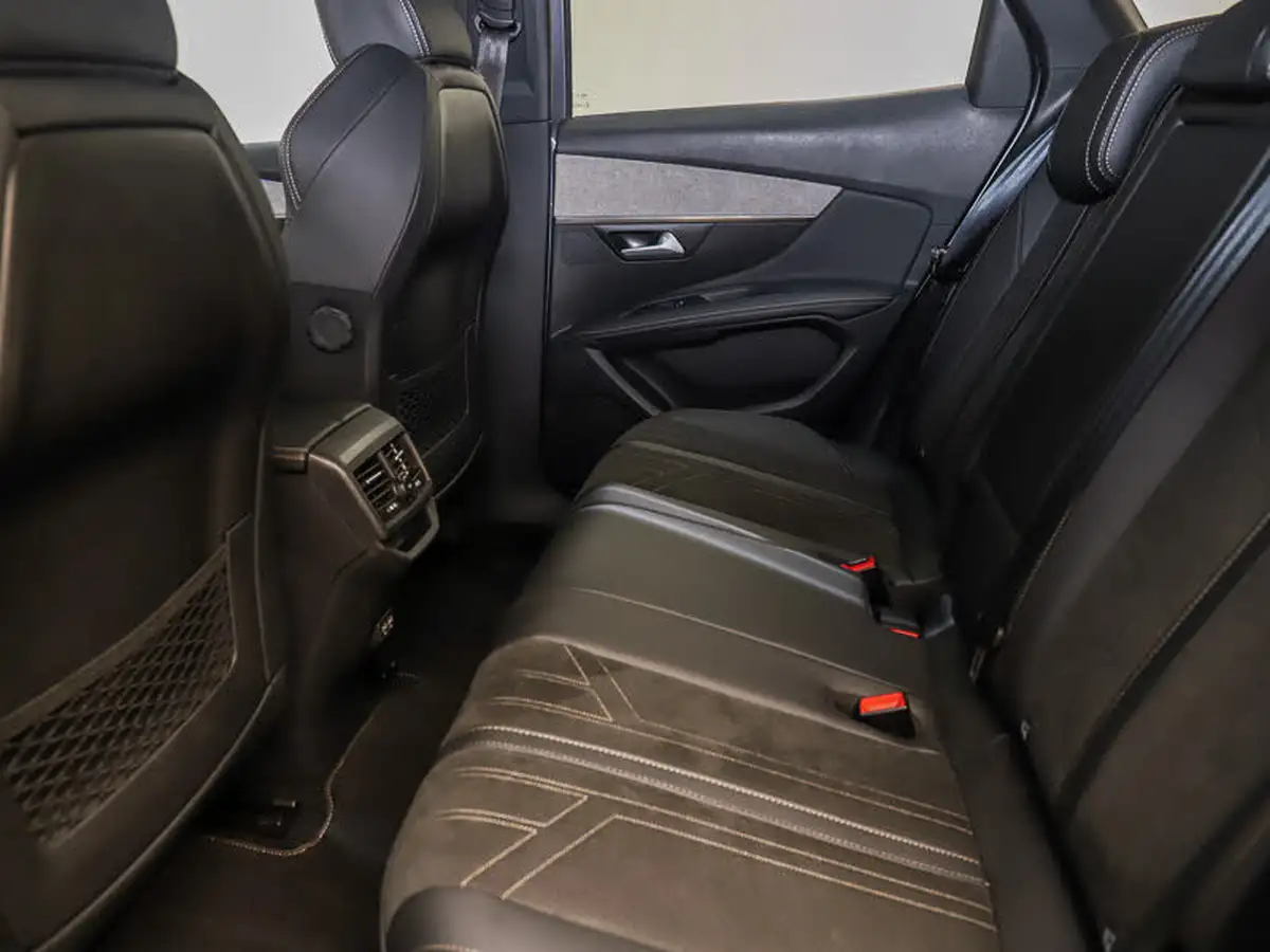 2021-peugeot-3008-suv-12-puretech-gt-eat8-big-5