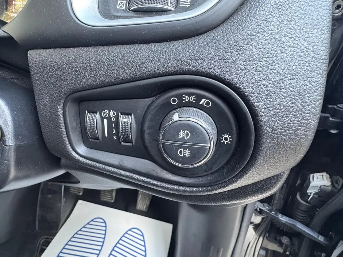 2016-jeep-renegade-16-multijet-ii-longitude-ss-big-31