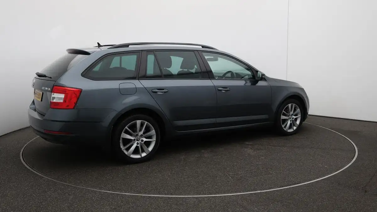 2019-skoda-octavia-20tdi-se-l-estate-dsg-big-45
