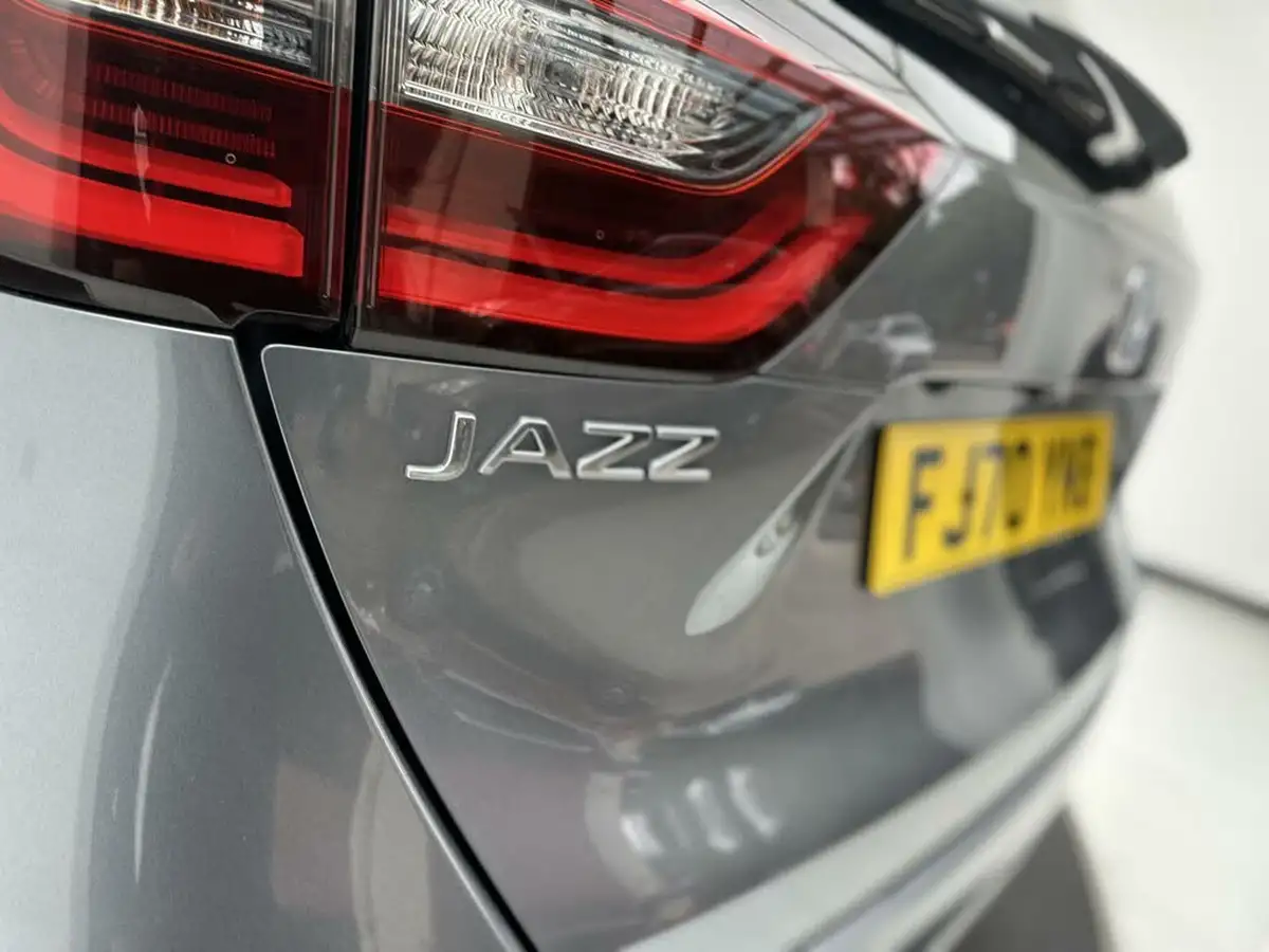 2020-honda-jazz-15-i-mmd-ex-big-58