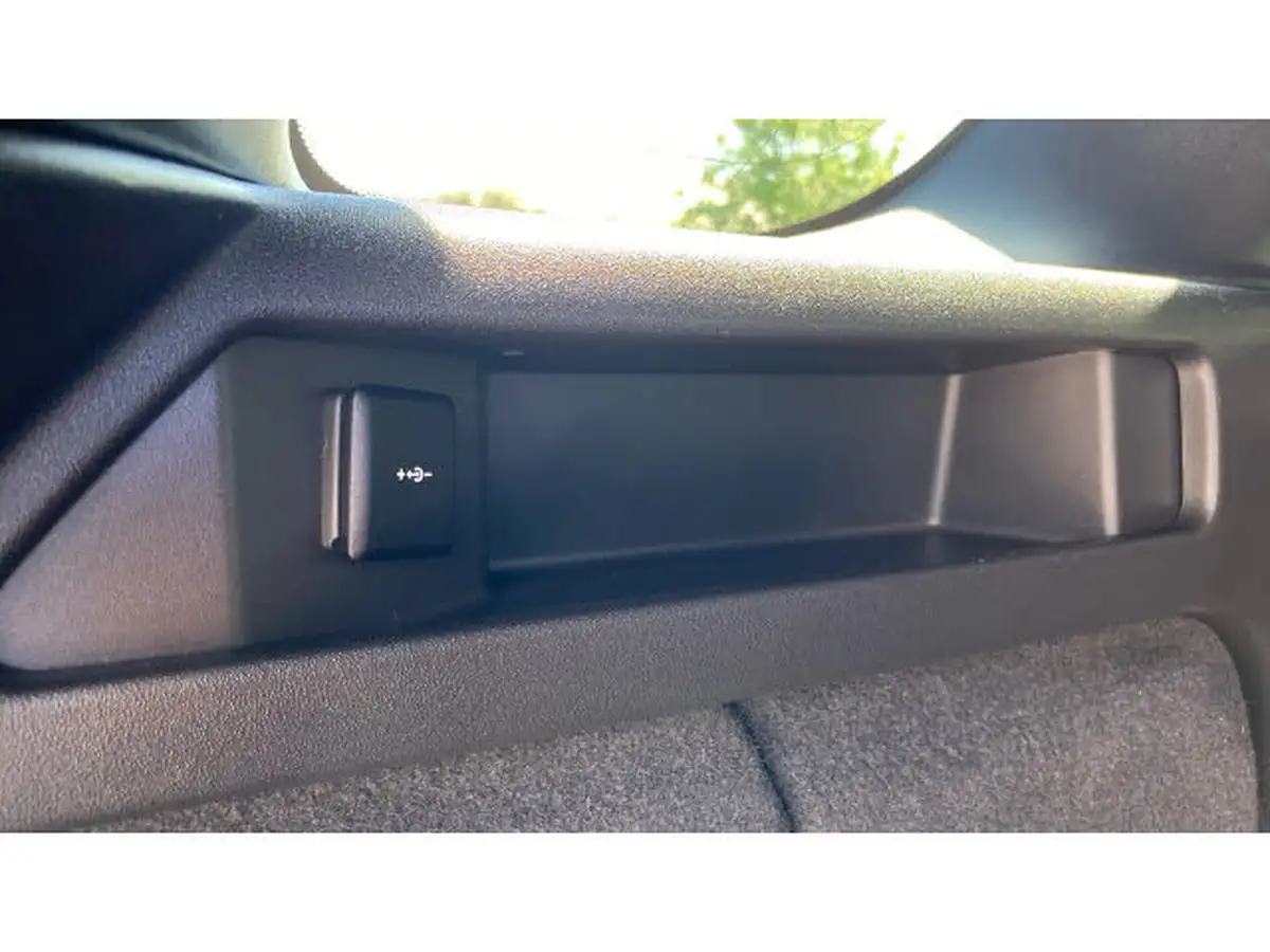 2022-land-rover-discovery-sport-big-41