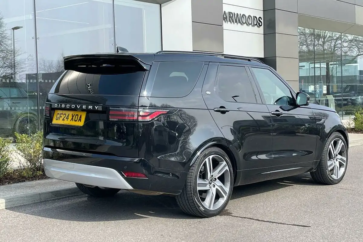 2024-land-rover-discovery-30-d300-metropolitan-edition-big-10