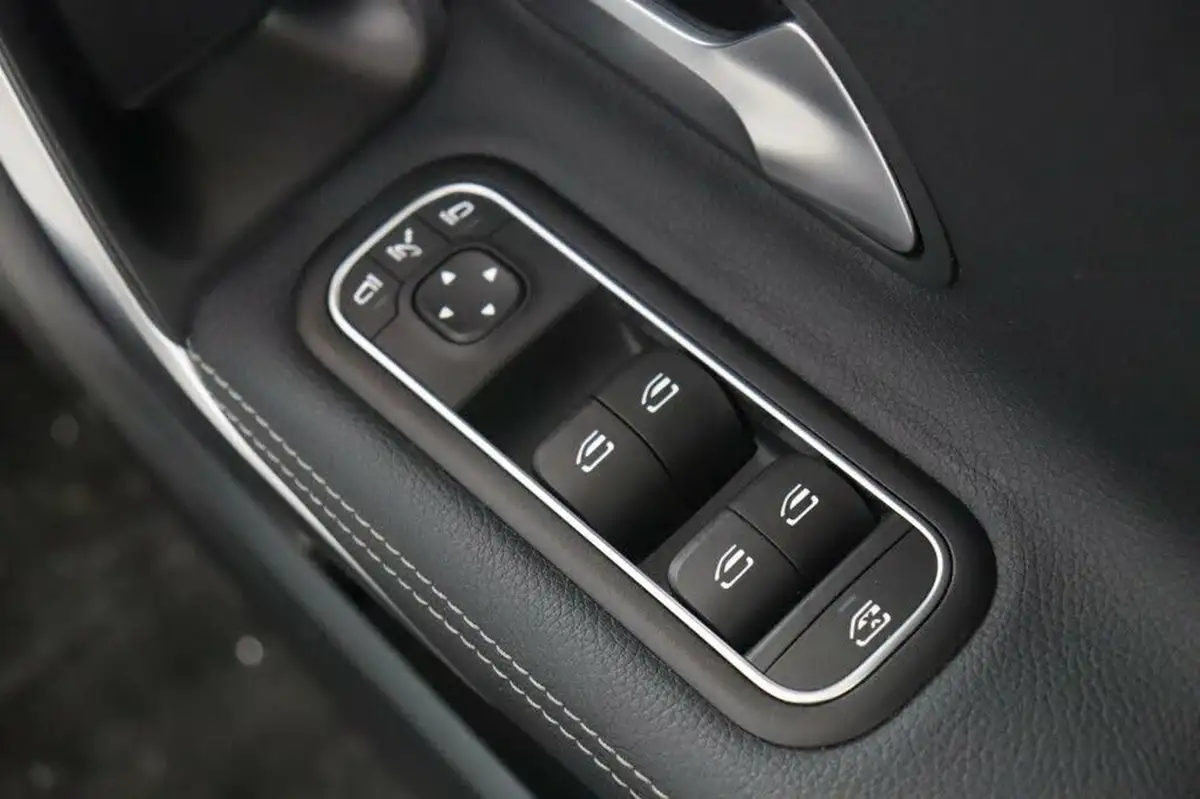 2022-mercedes-benz-a-class-20-a35-amg-executive-edition-hatchback-5d-big-40