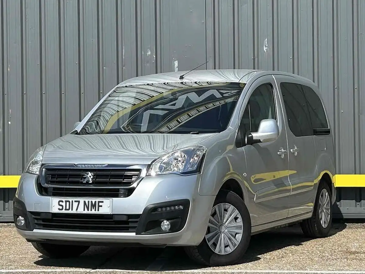 2017-peugeot-partner-big-2