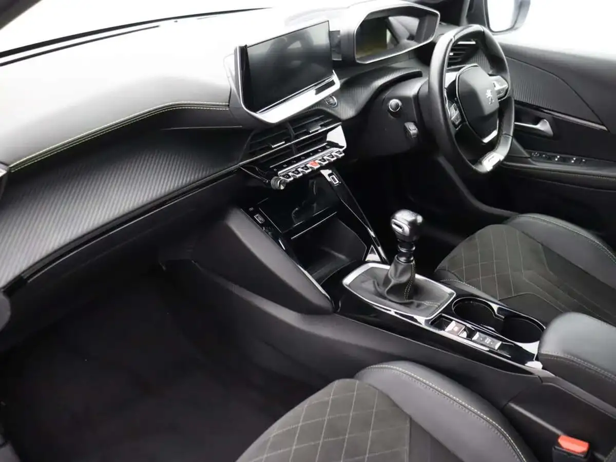 2022-peugeot-208-12-puretech-gt-premium-100bhp-big-10