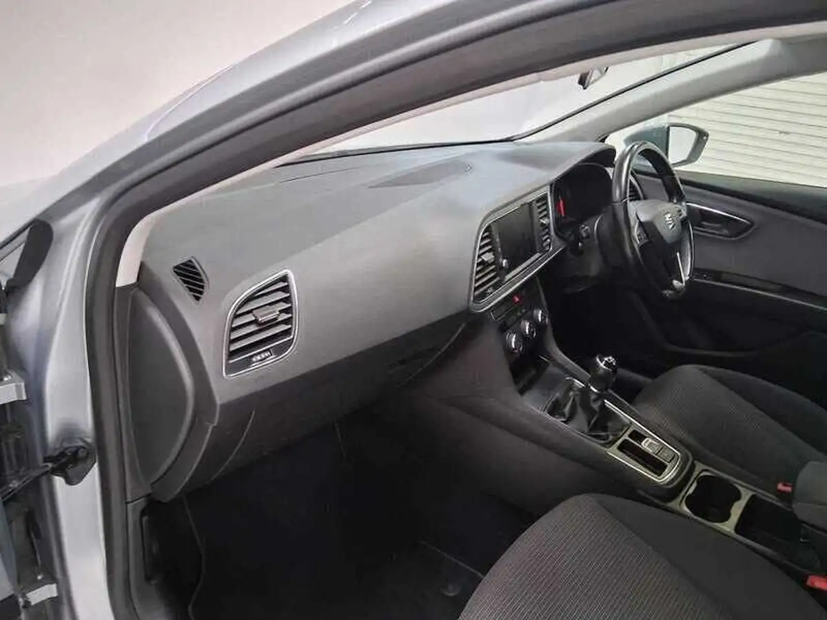 2019-seat-leon-16tdi-se-estate-big-12