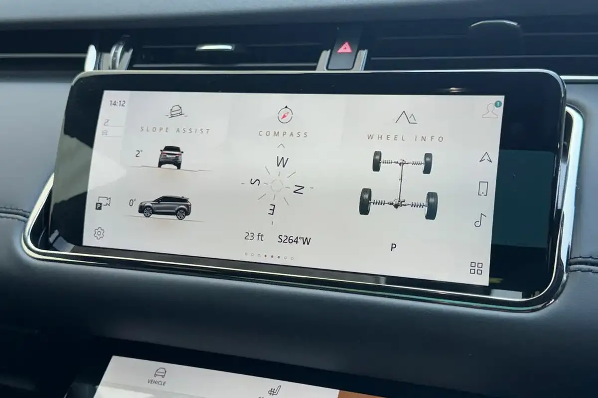 2022-land-rover-range-rover-evoque-20-d200-r-dynamic-hse-big-21